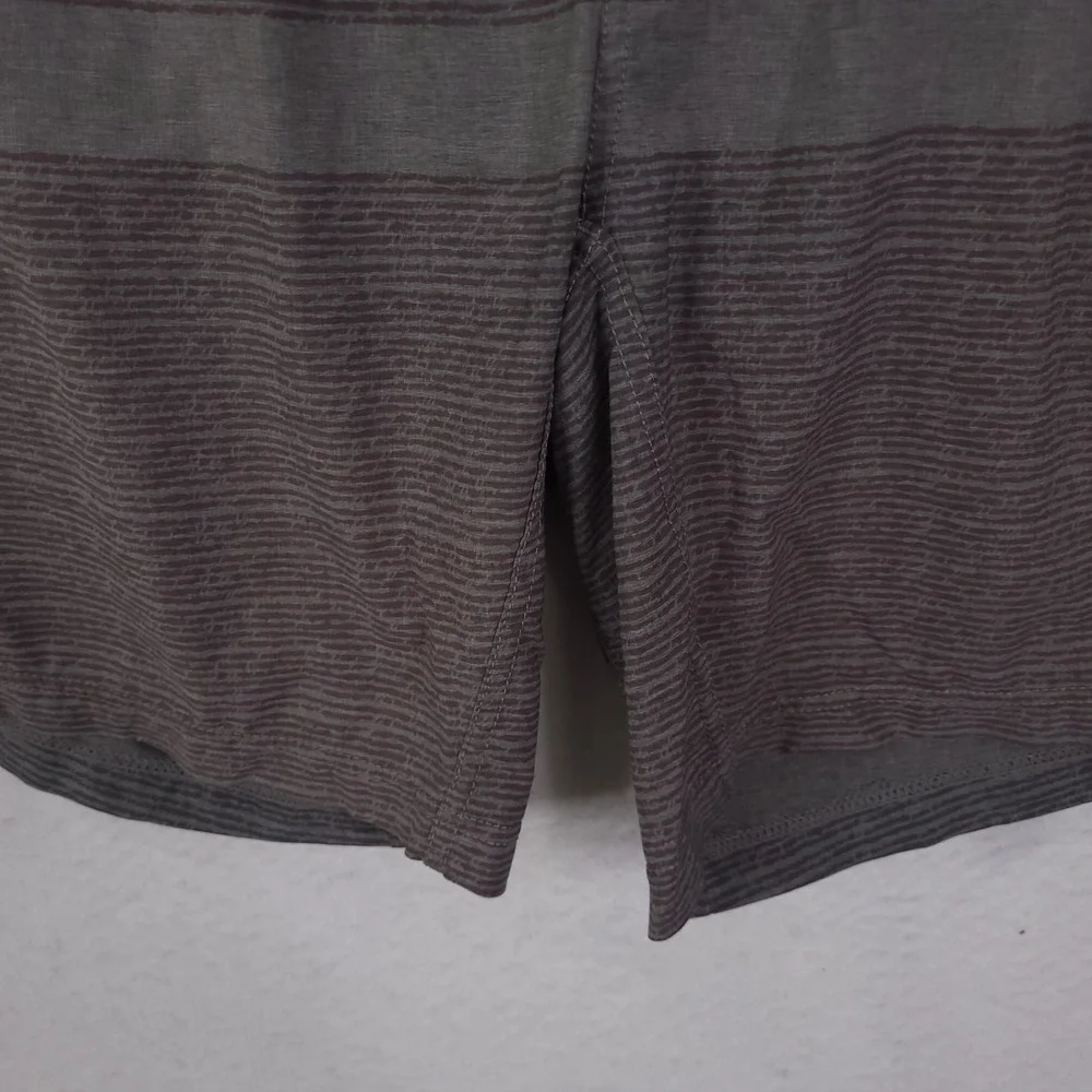 Vuori Board Shorts Mens Large Gray Burgundy Striped Hybrid Swim Trunks